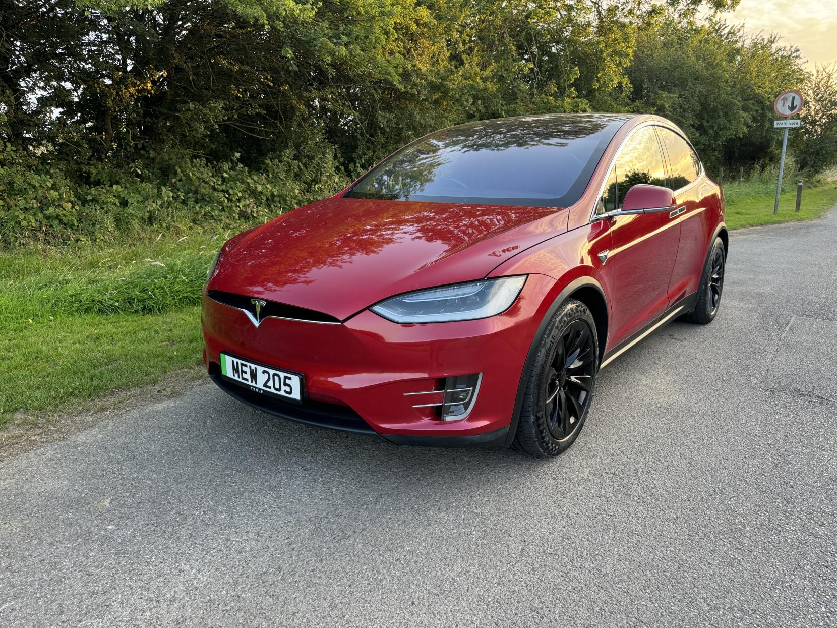 Tesla Model X (Dual Motor) Standard Range SUV 5dr Electric Auto 4WDE (328 bhp)