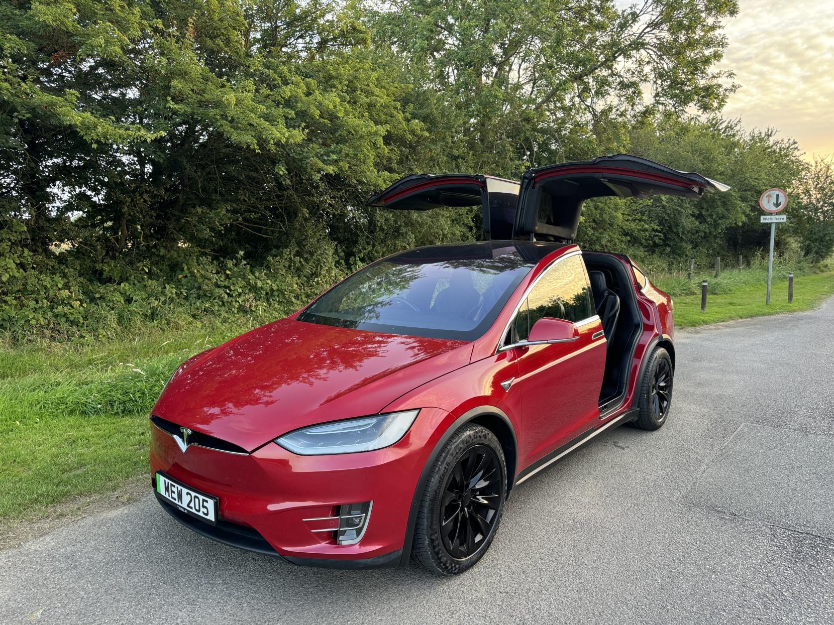 Tesla Model X (Dual Motor) Standard Range SUV 5dr Electric Auto 4WDE (328 bhp)