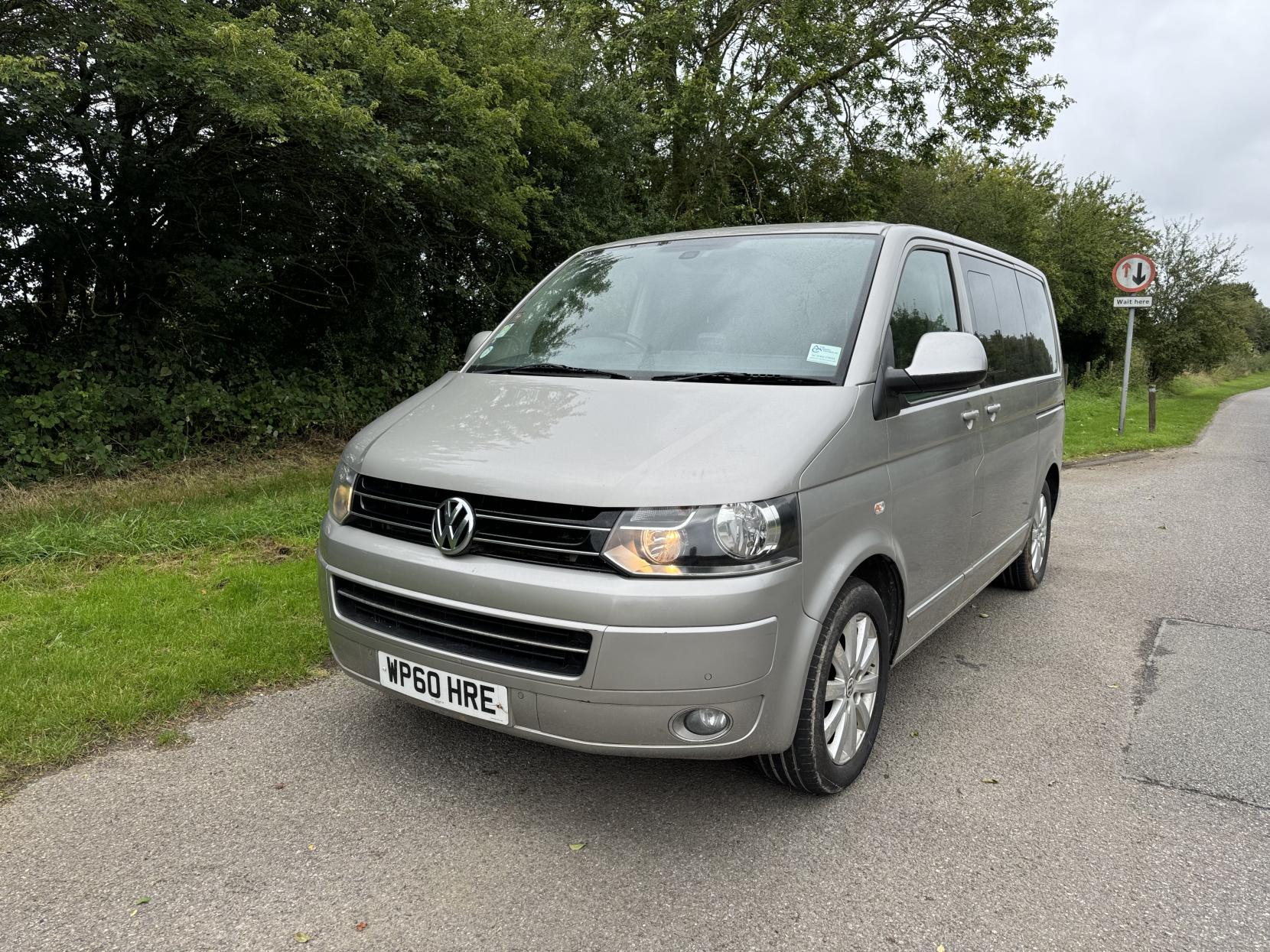 Volkswagen Caravelle 2.0 TDI Executive MPV 5dr Diesel DSG Euro 5 (140 ps)