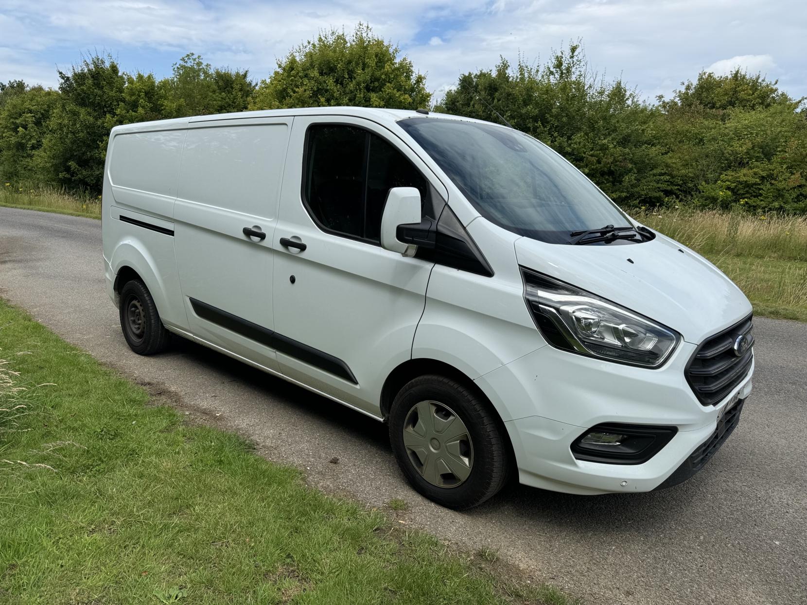 Ford Transit Custom 2.0 300 EcoBlue Trend Panel Van 5dr Diesel Manual L2 H1 Euro 6 (105 ps)