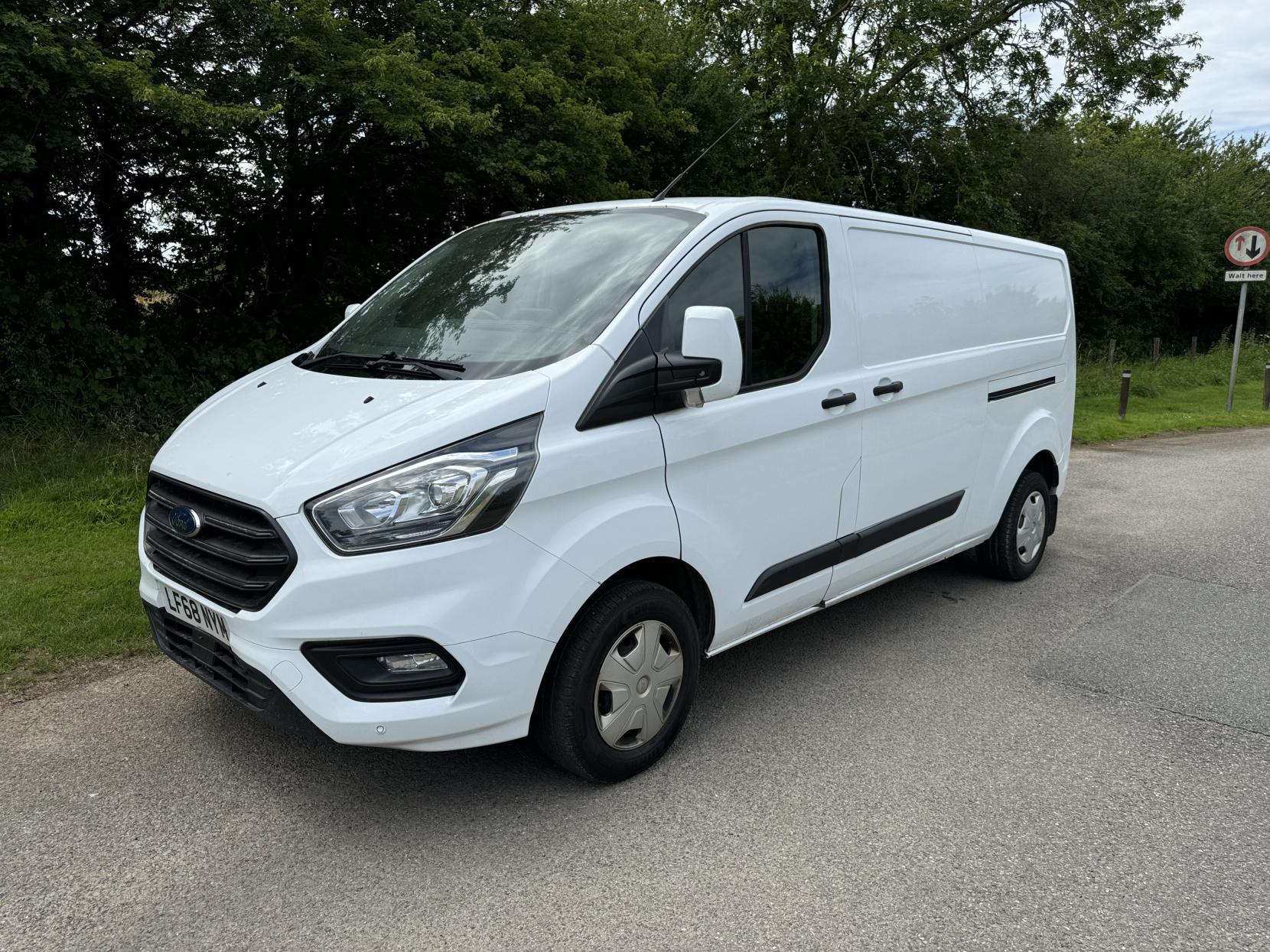 Ford Transit Custom 2.0 300 EcoBlue Trend Panel Van 5dr Diesel Manual L2 H1 Euro 6 (105 ps)