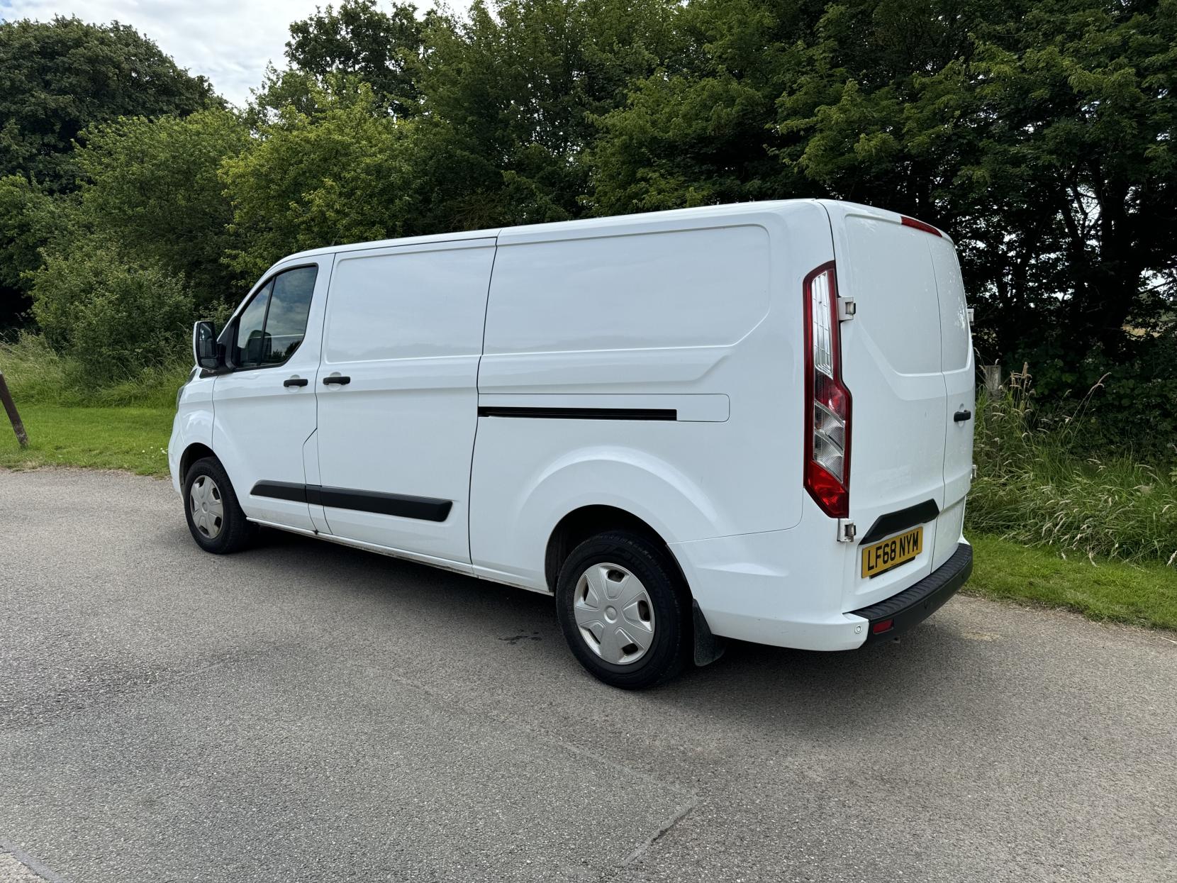 Ford Transit Custom 2.0 300 EcoBlue Trend Panel Van 5dr Diesel Manual L2 H1 Euro 6 (105 ps)