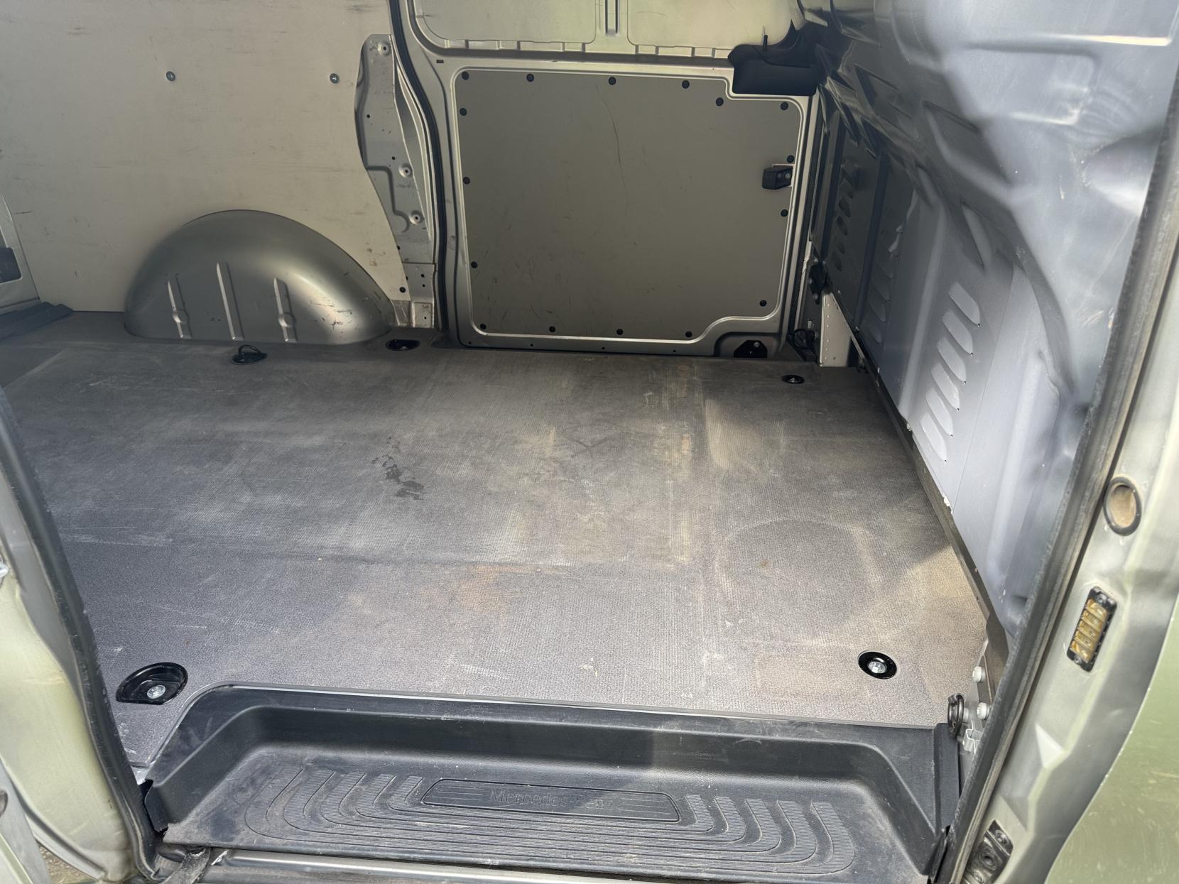 Mercedes-Benz Vito 1.7 110 CDI Progressive Panel Van 5dr Diesel Manual FWD L2 Euro 6 (s/s) (102 ps)