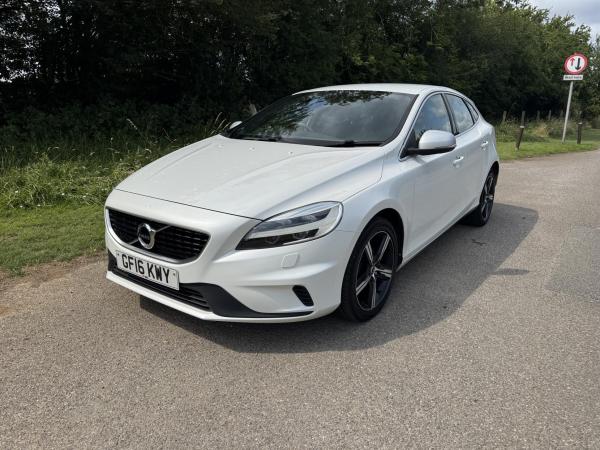 Volvo V40 2.0 D2 R-Design Hatchback 5dr Diesel Manual Euro 6 (s/s) (120 ps)