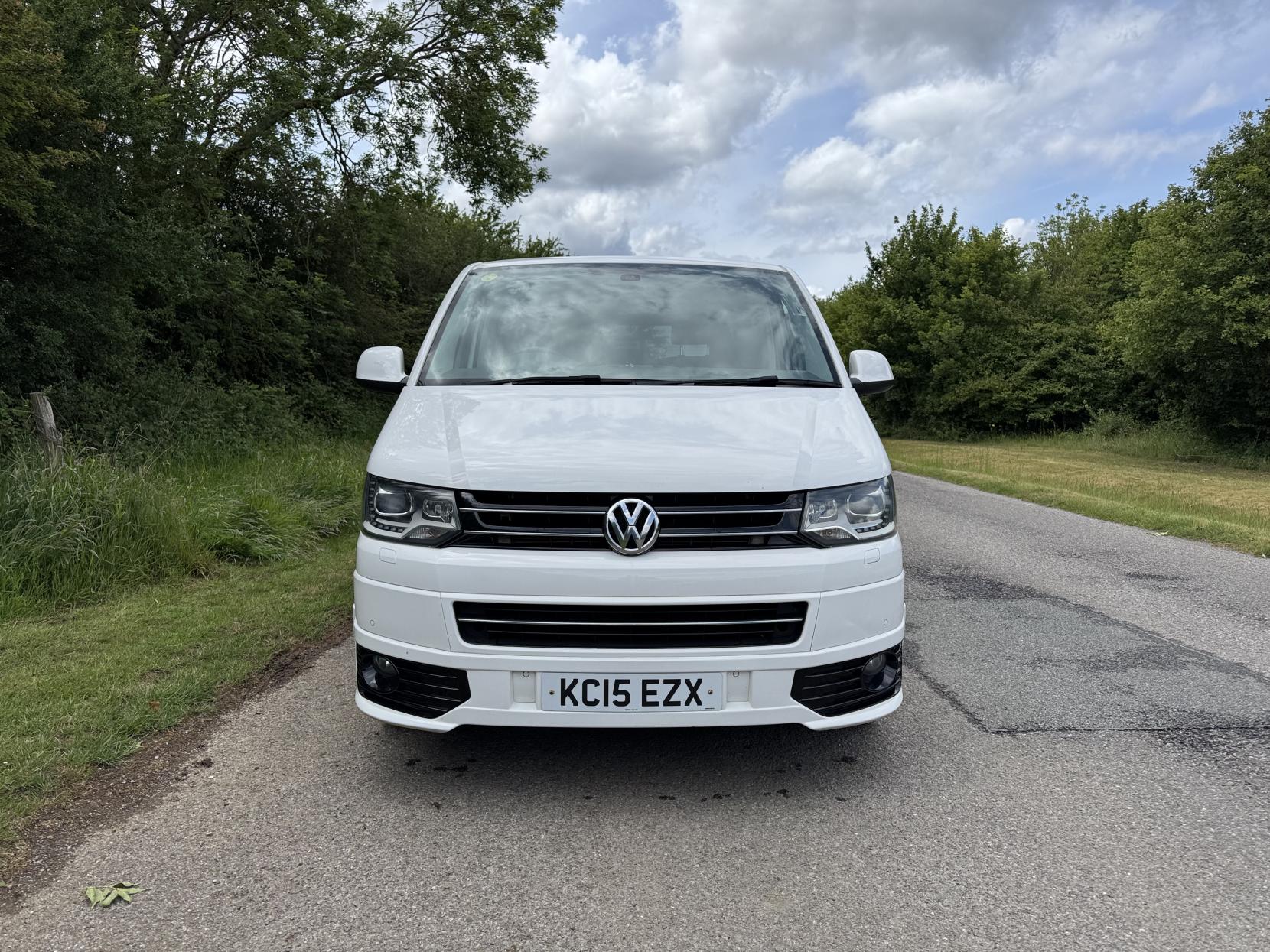 Volkswagen Caravelle 2.0 TDI BlueMotion Tech Executive MPV 5dr Diesel DSG Euro 5 (s/s) (140 ps)